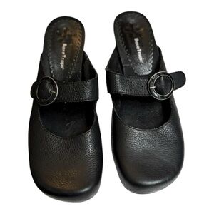 Bear Traps Giddy Black Leather Mary Jane Mules Size 8 Slip-On Shoes with Buckle